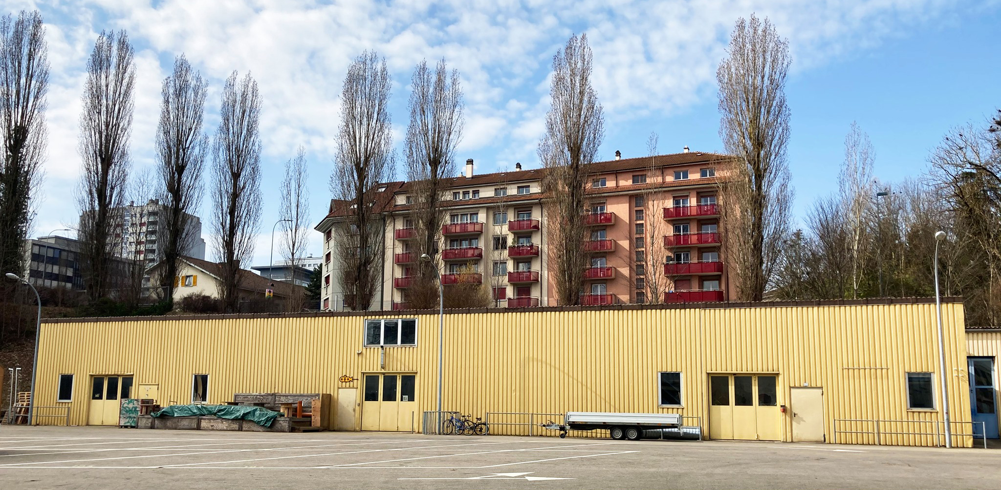 sous marin jaune batiment